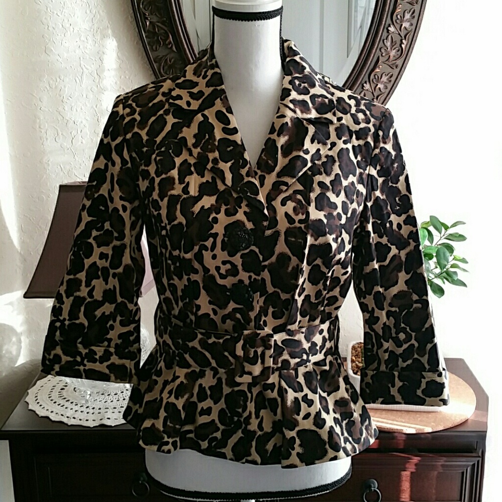 Leopard print 3/4 sleeves jacket by Grace Elements